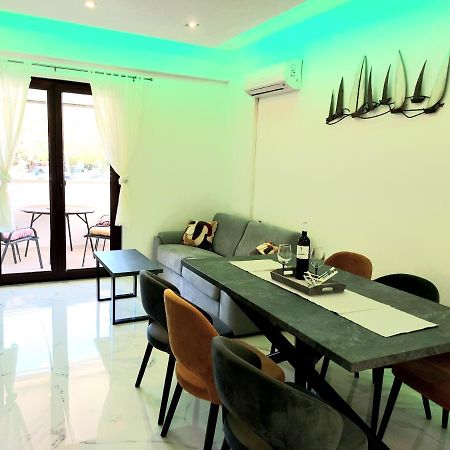 Apartman S Dvije Spavace Sobe Porec Exterior photo