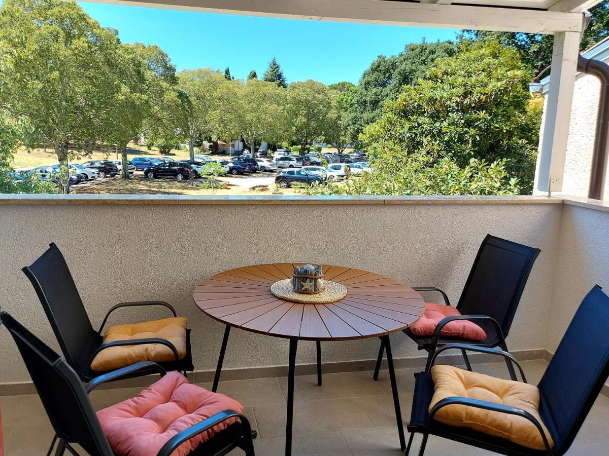 Apartman S Dvije Spavace Sobe Porec Exterior photo